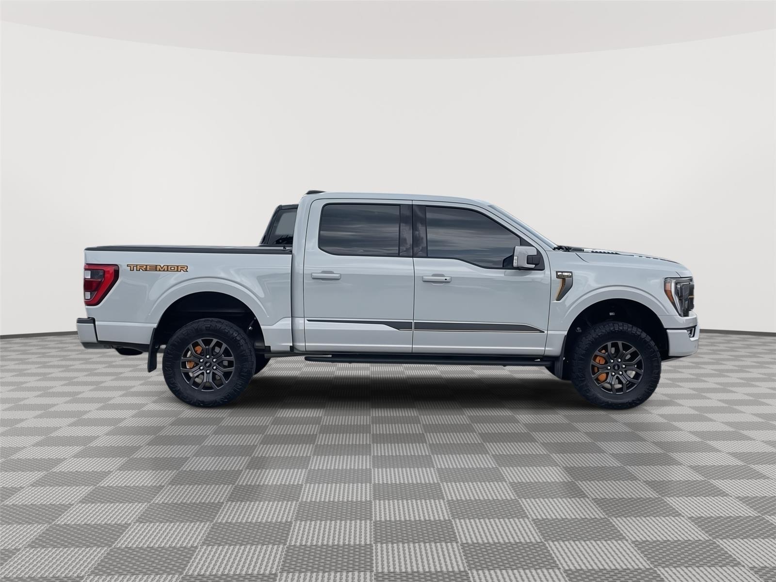 Vehicle photo 6