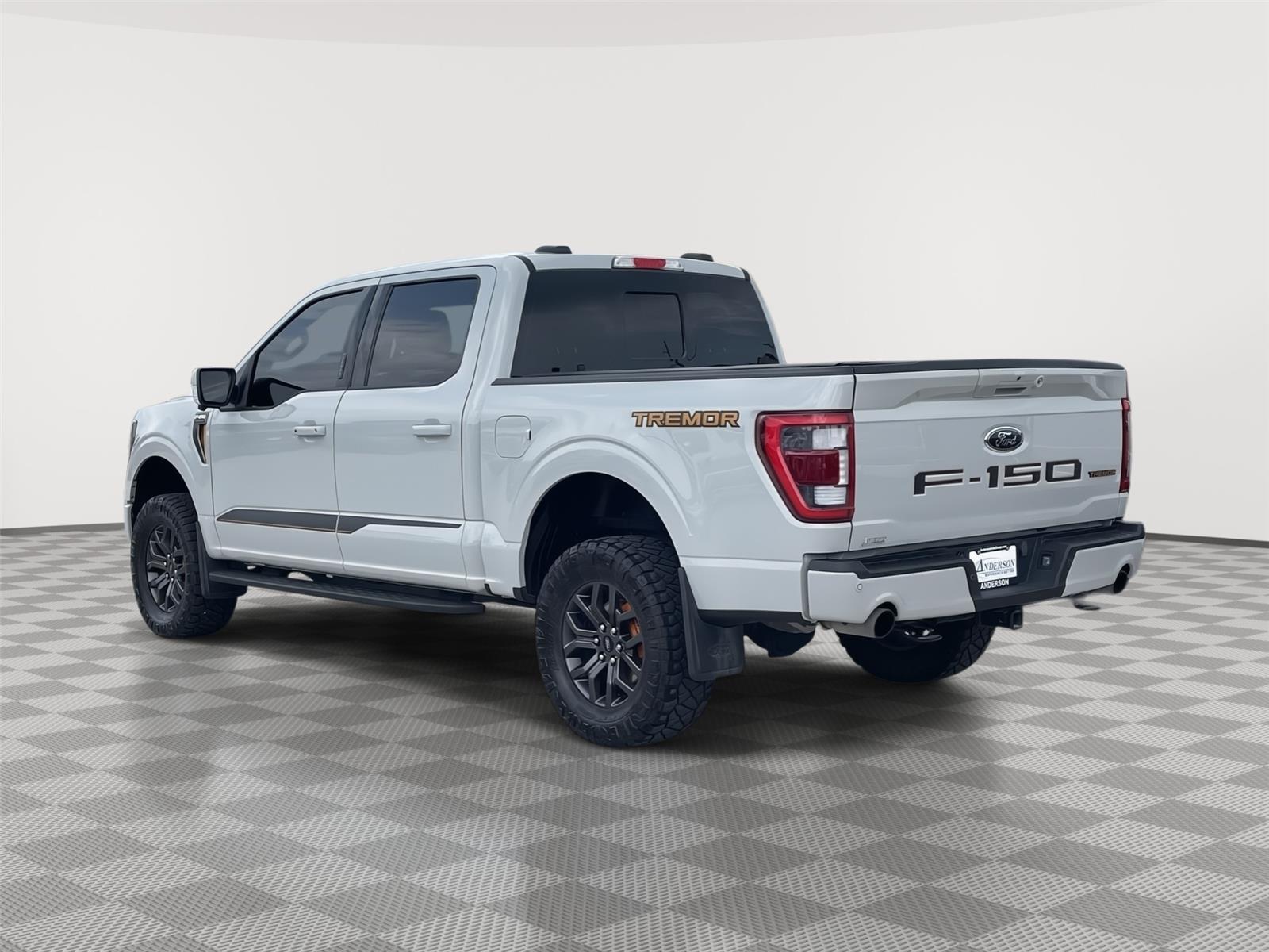 Vehicle photo 9