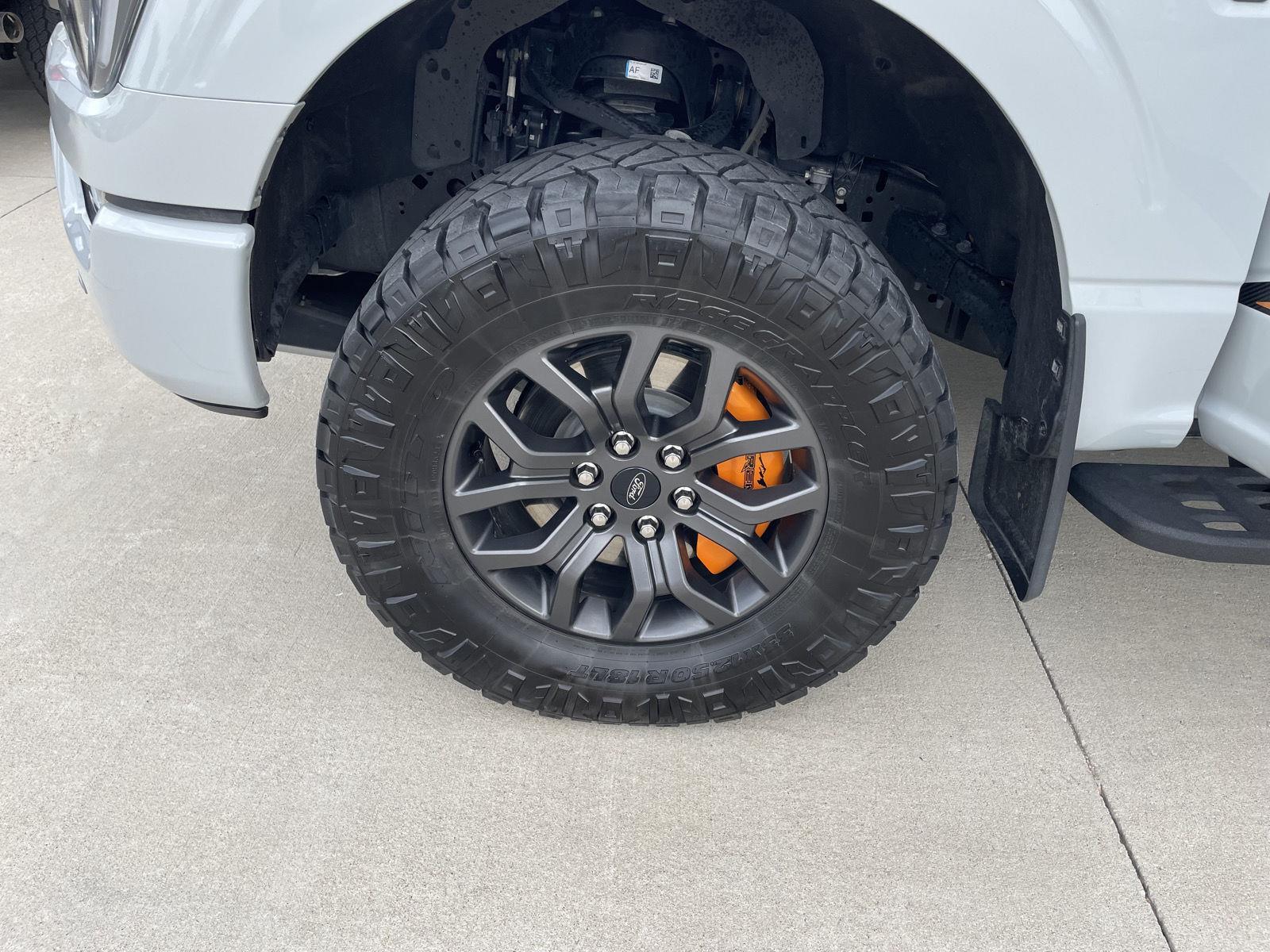 Vehicle photo 10