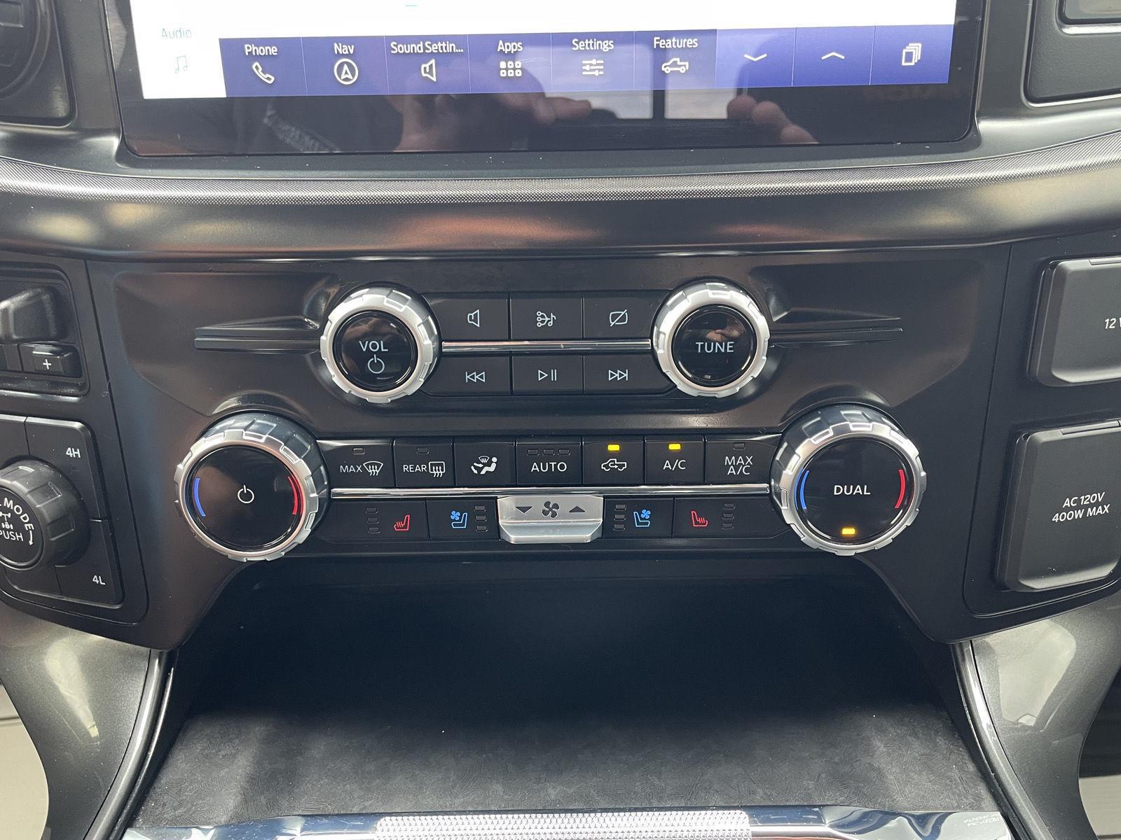 Vehicle photo 29
