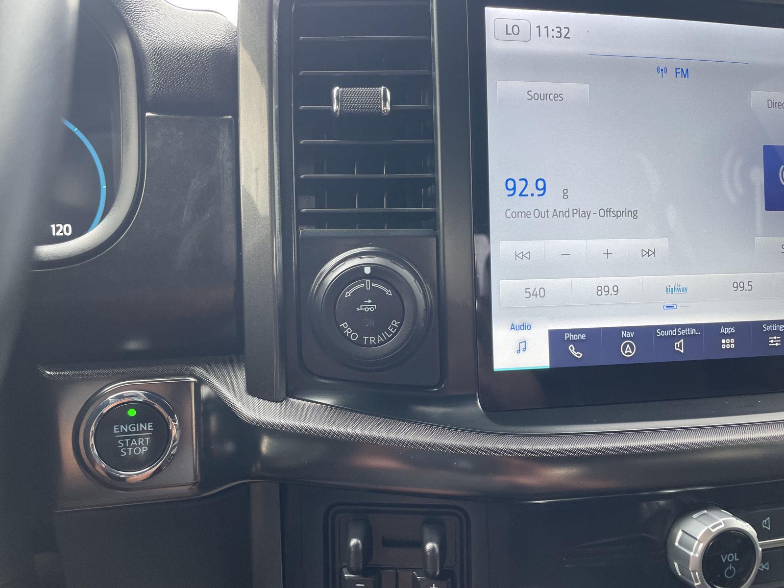 Vehicle photo 33