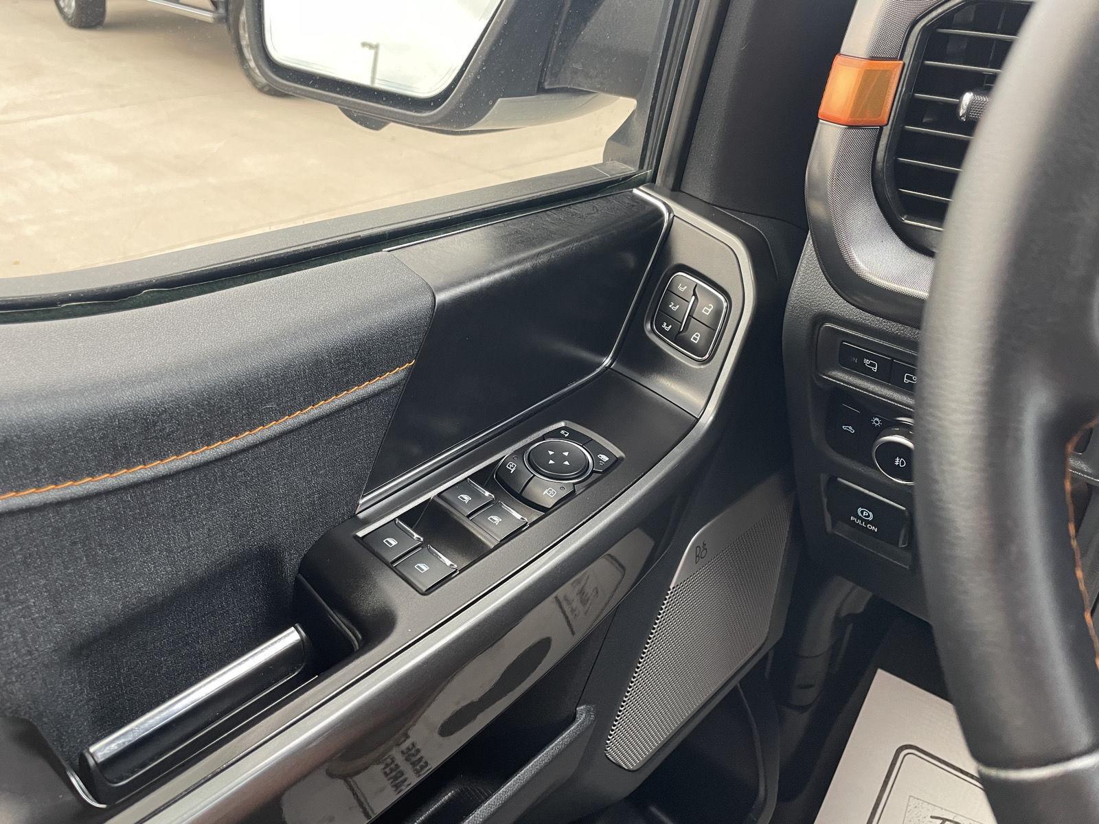 Vehicle photo 36
