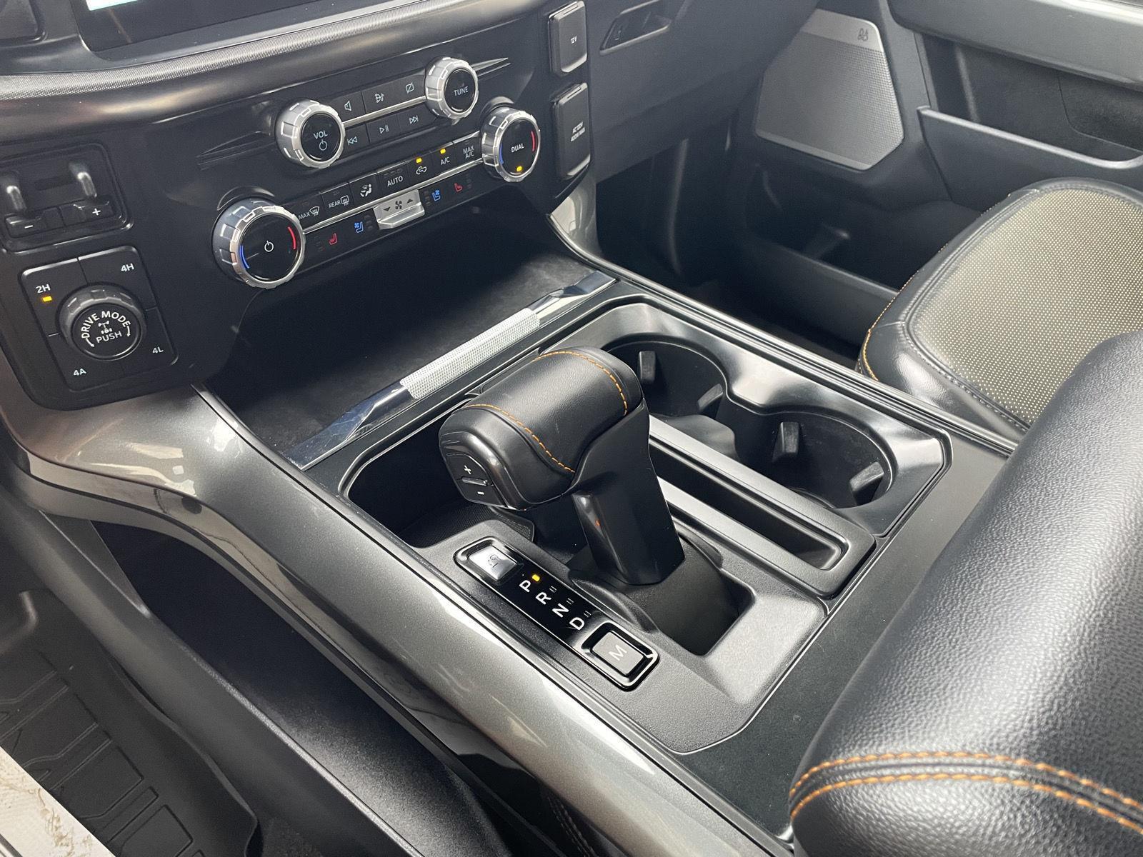 Vehicle photo 37