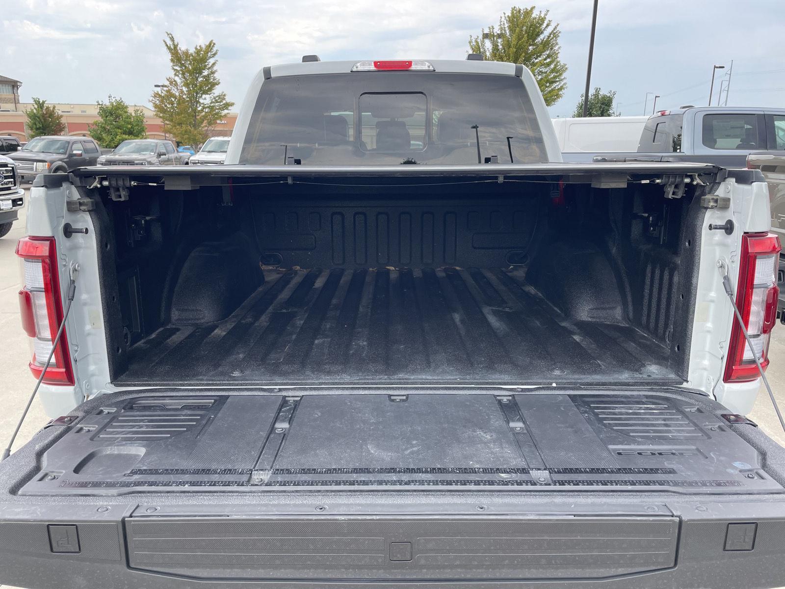 Vehicle photo 42