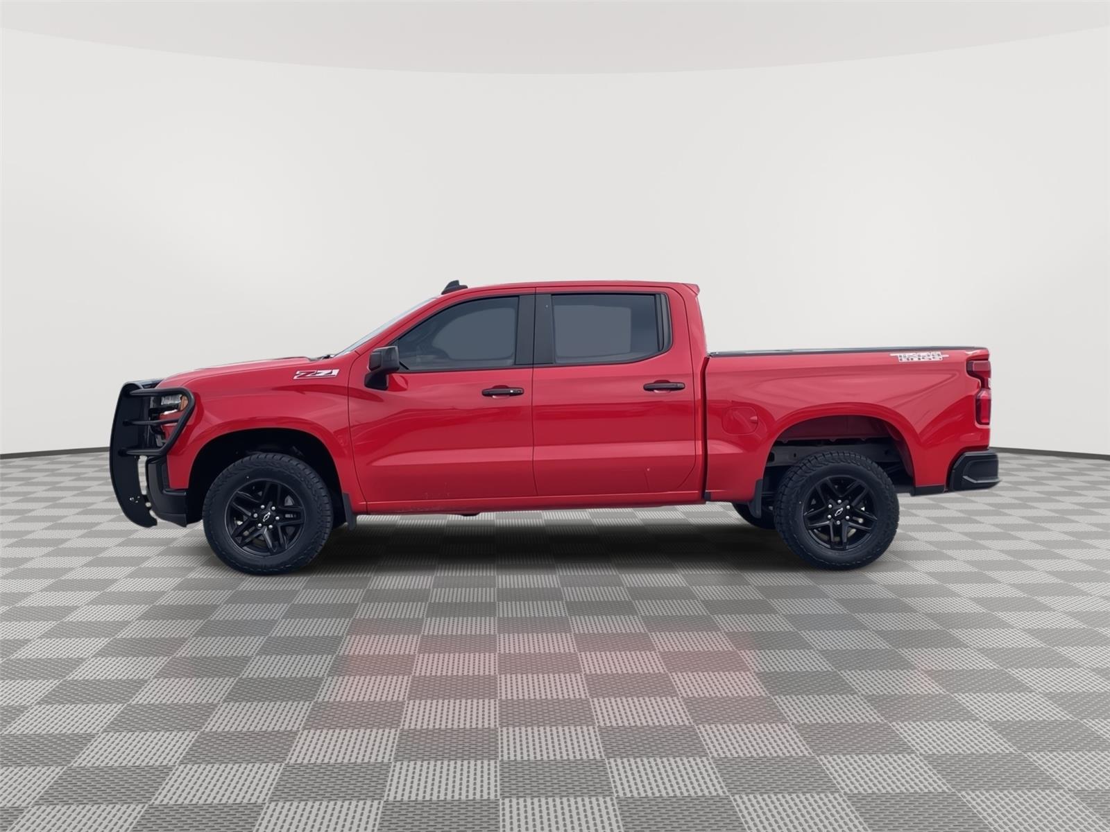 Vehicle photo 2