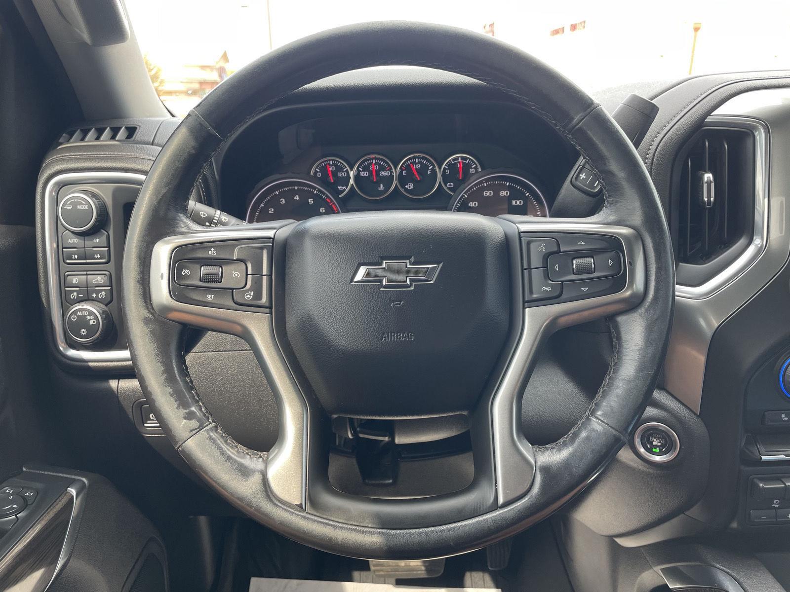 Vehicle photo 12