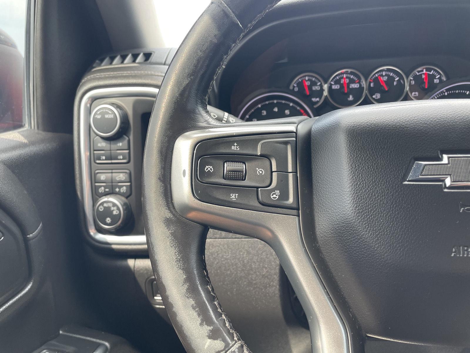 Vehicle photo 13