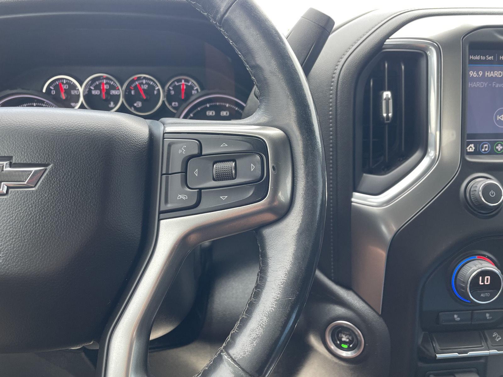Vehicle photo 14