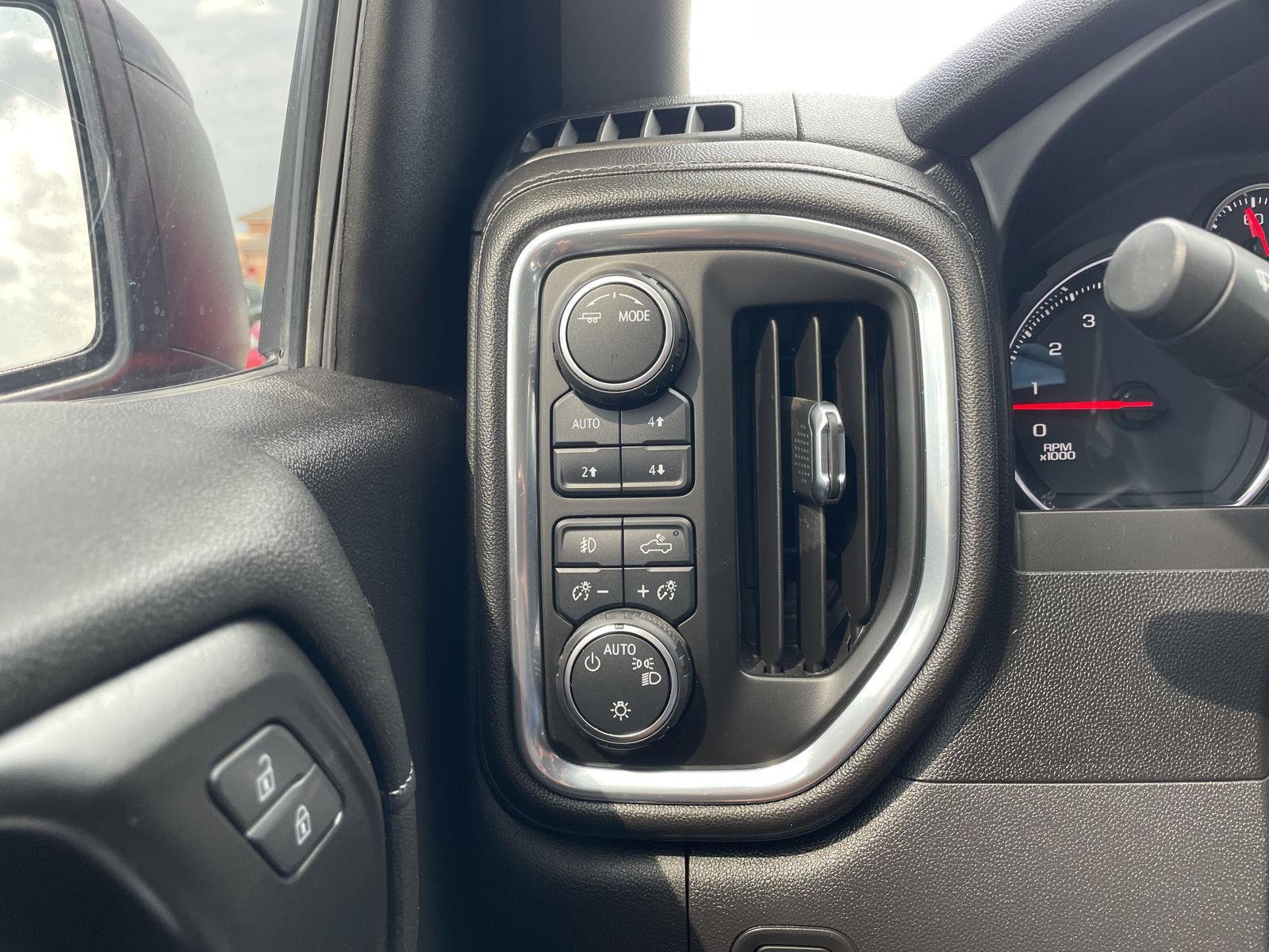 Vehicle photo 16