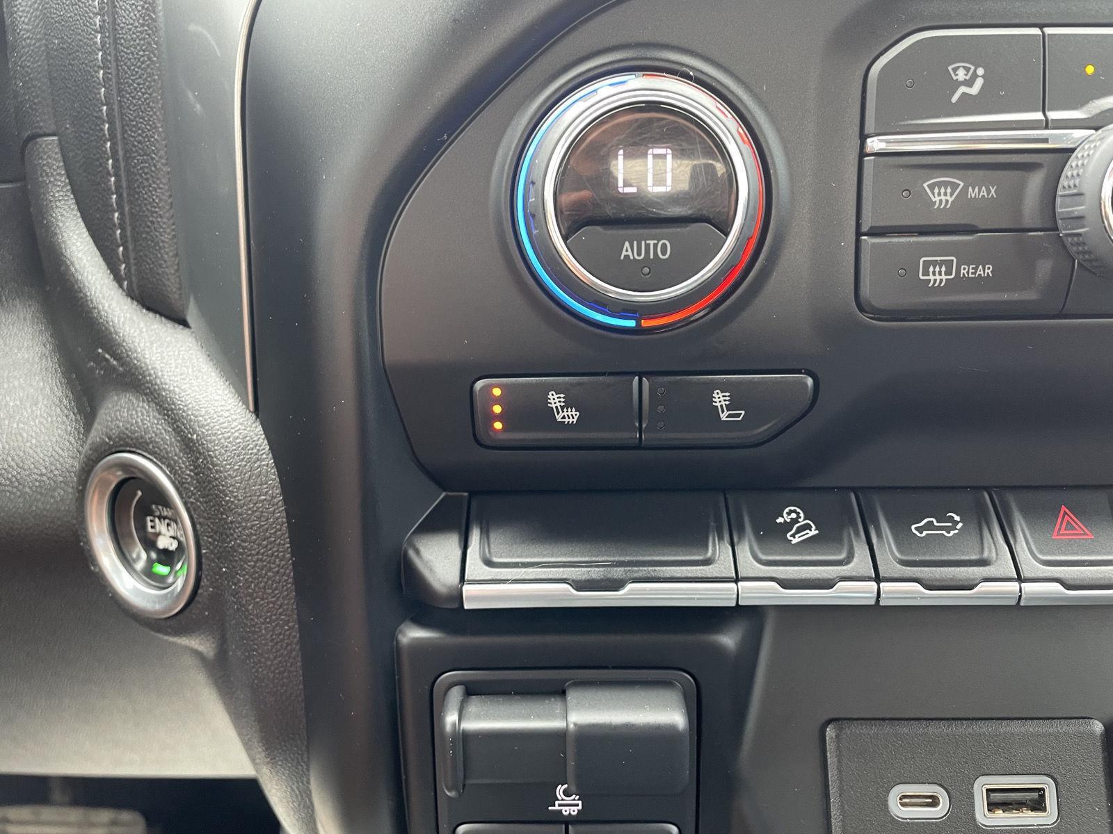 Vehicle photo 27