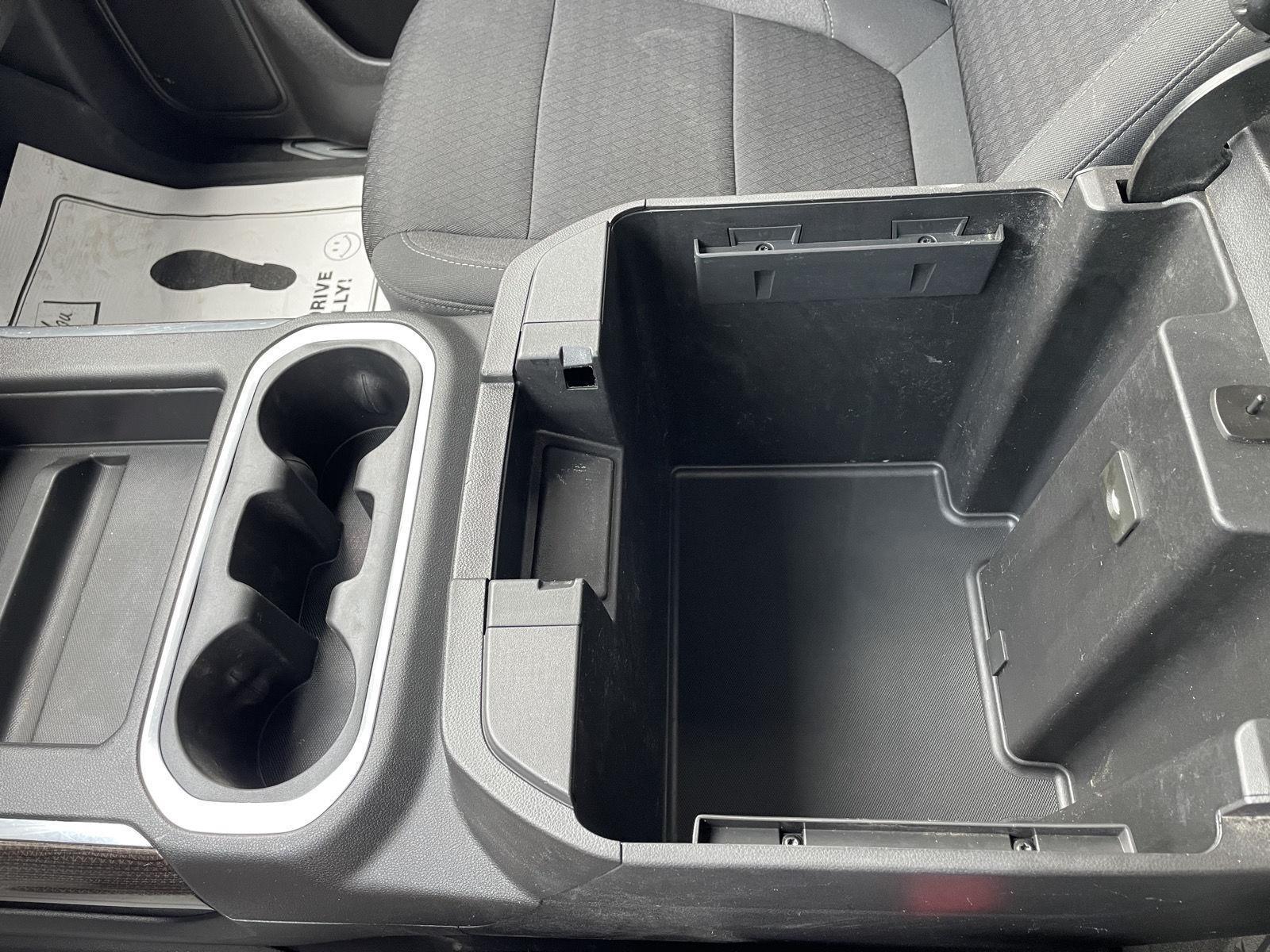 Vehicle photo 32