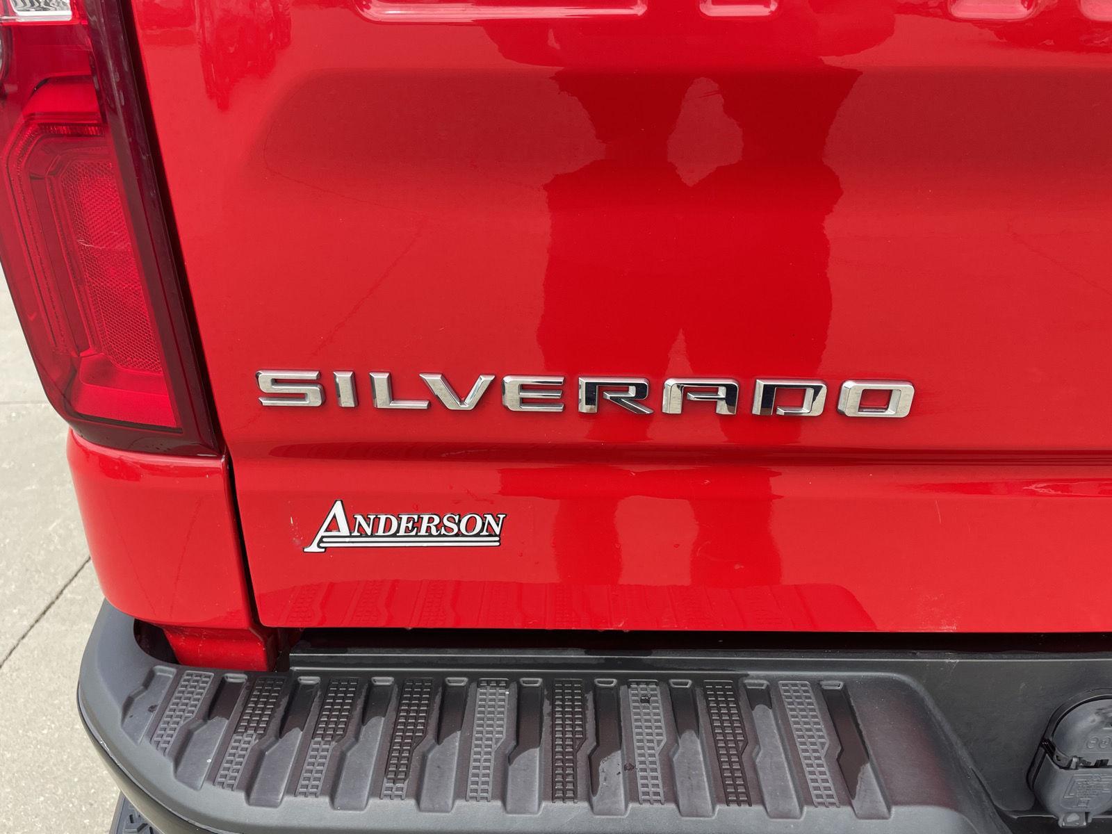 Vehicle photo 37