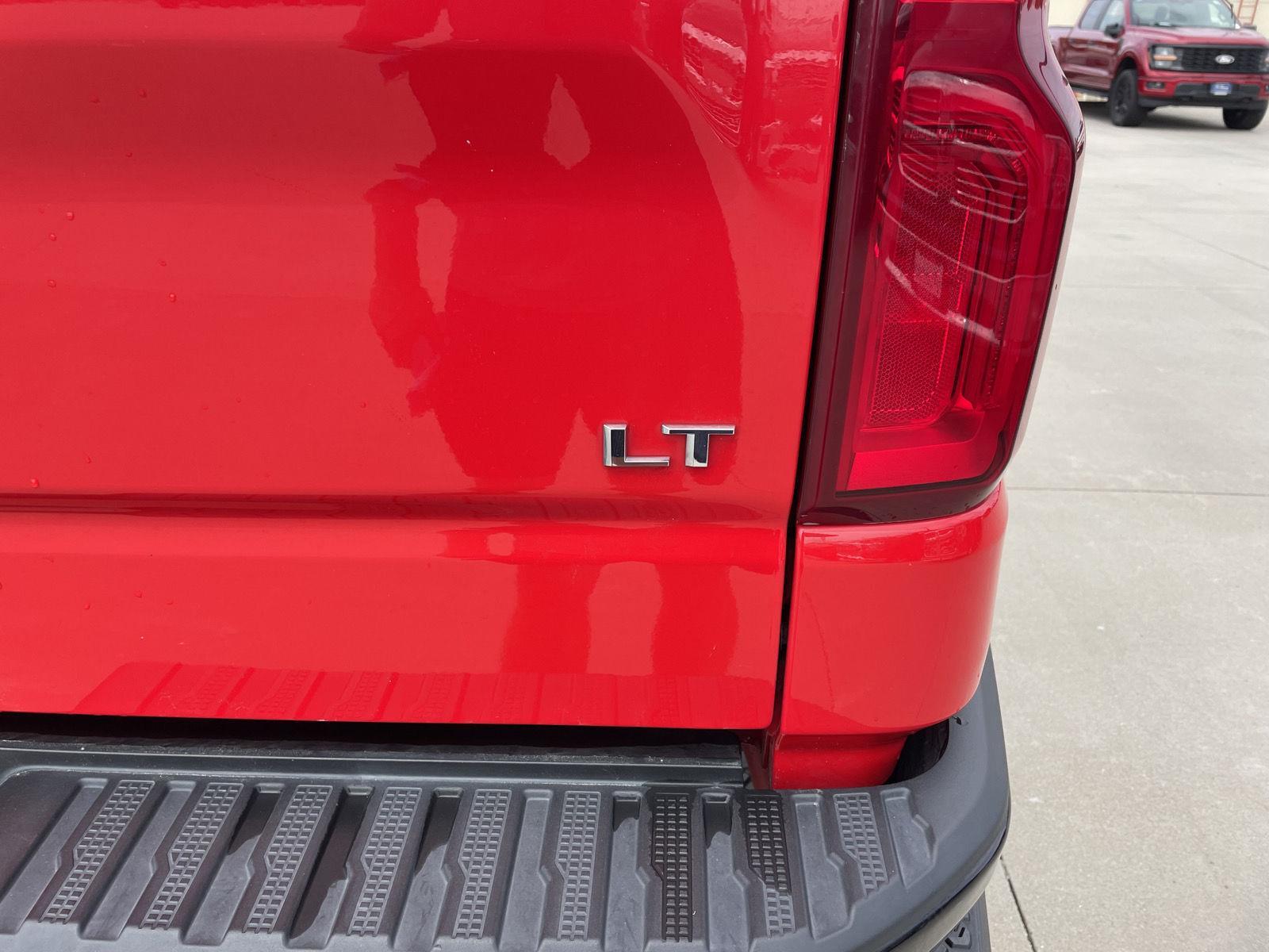 Vehicle photo 38