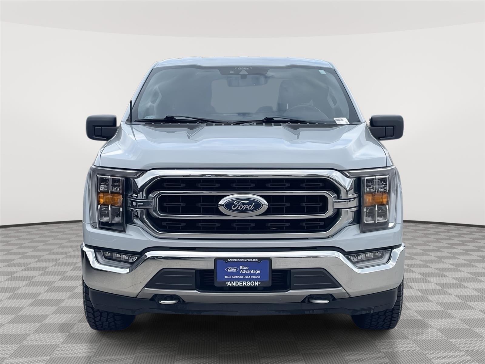 Vehicle photo 4