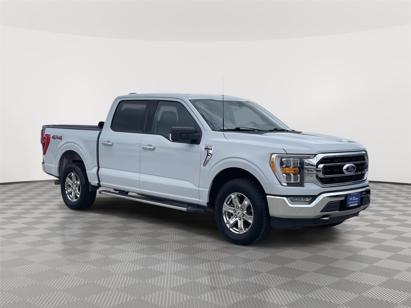 Vehicle photo 5
