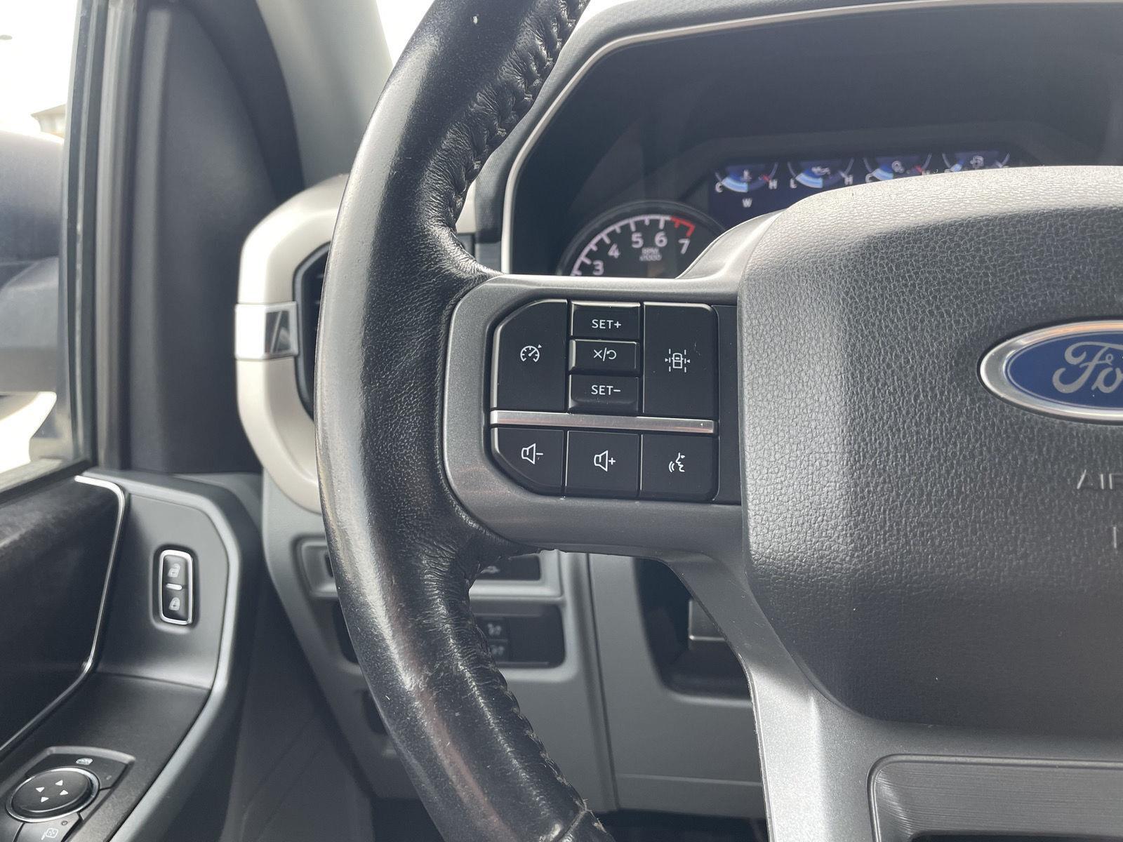Vehicle photo 13
