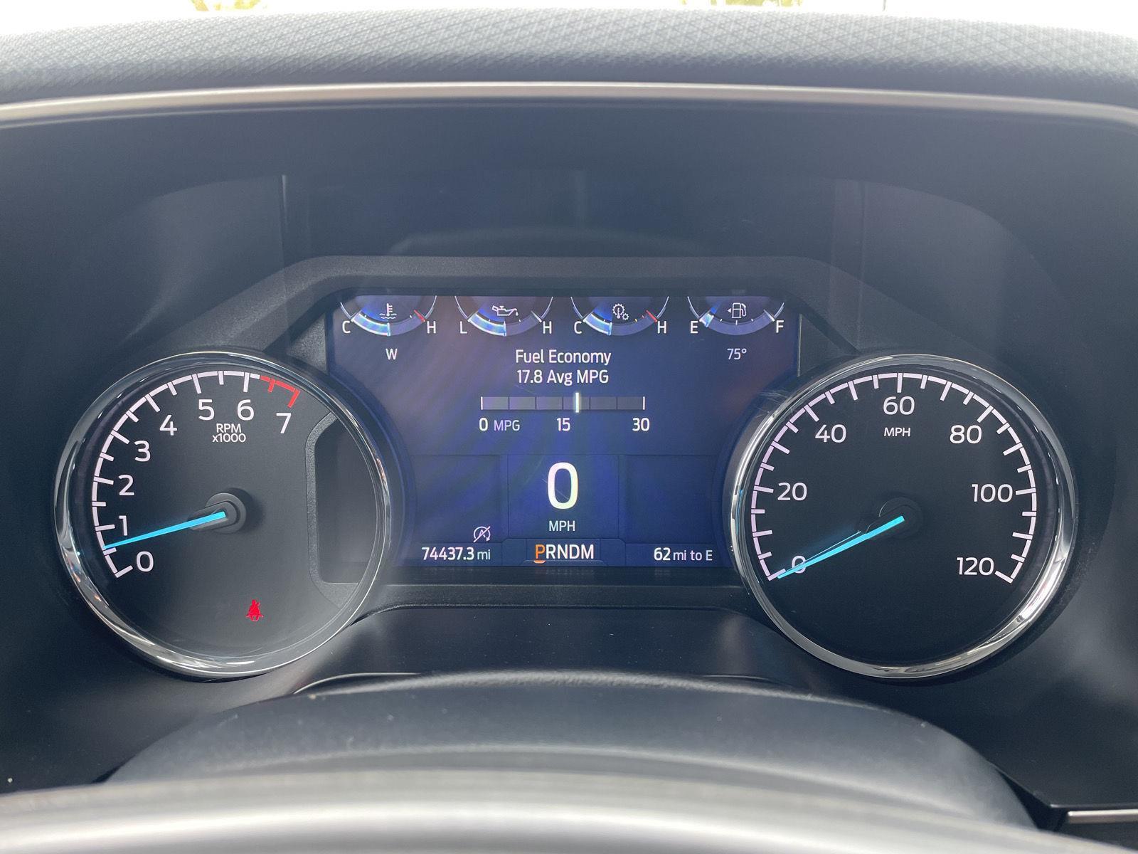 Vehicle photo 15
