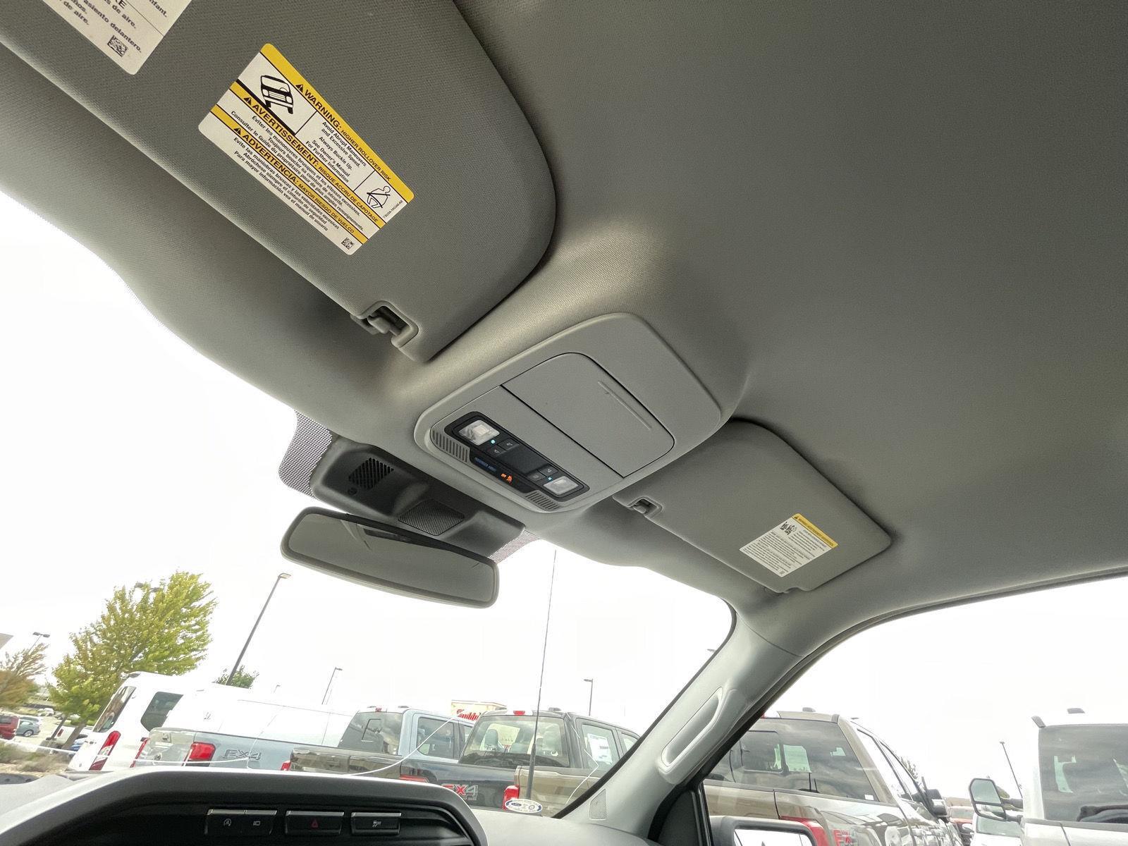 Vehicle photo 20