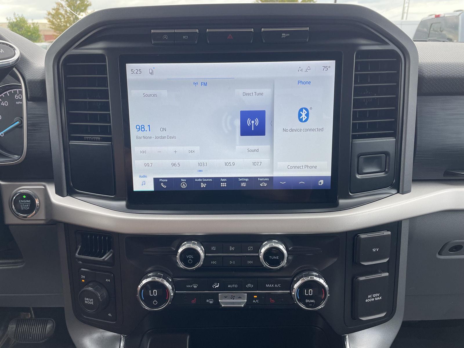 Vehicle photo 21