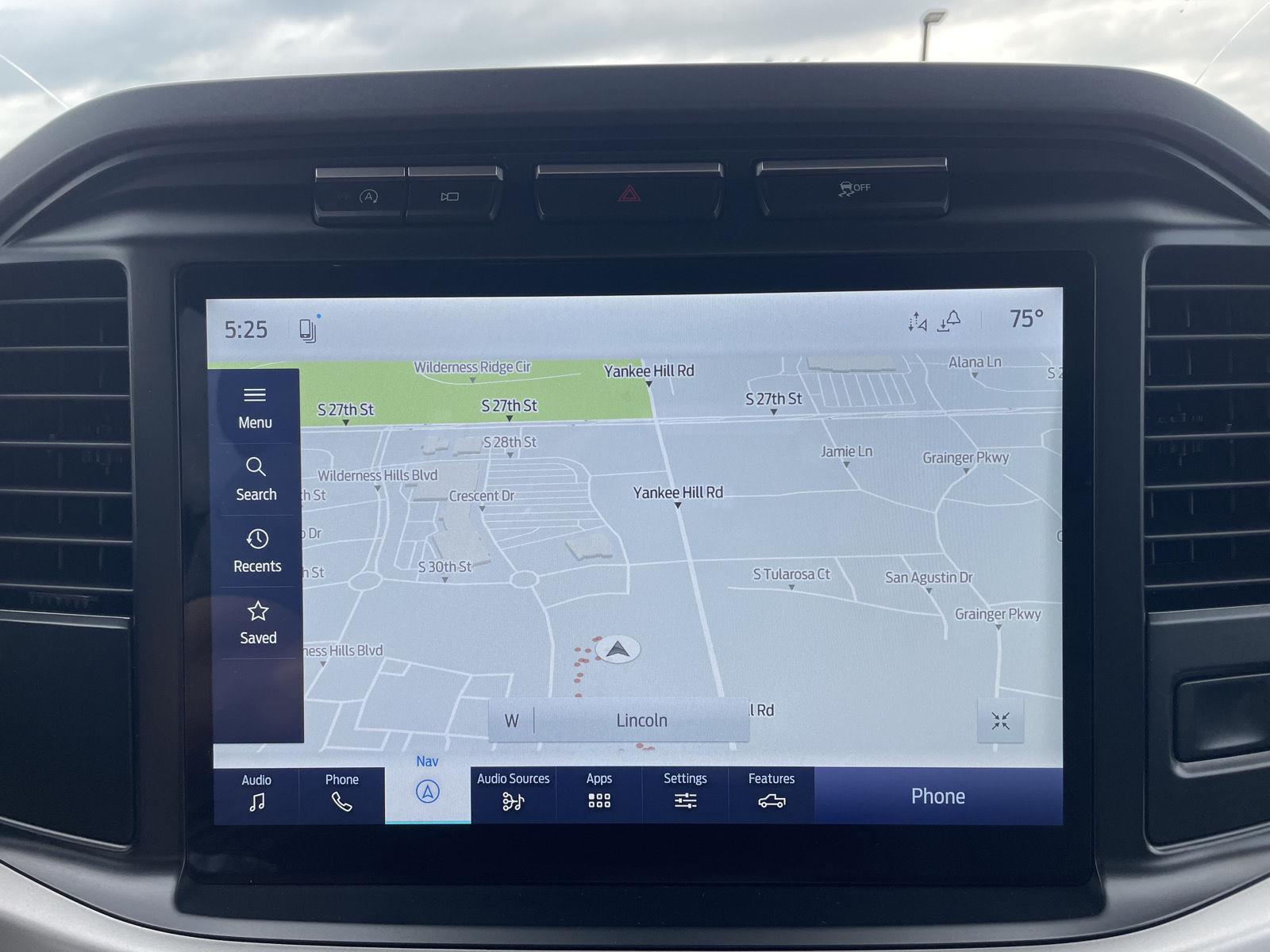 Vehicle photo 23