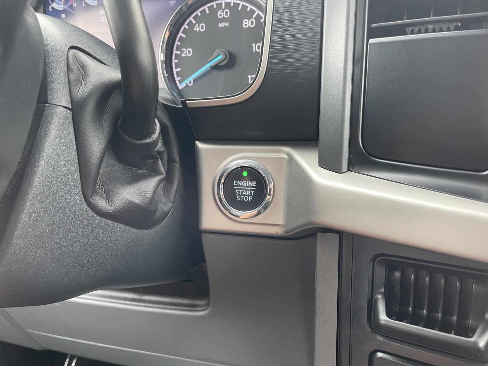 Vehicle photo 24