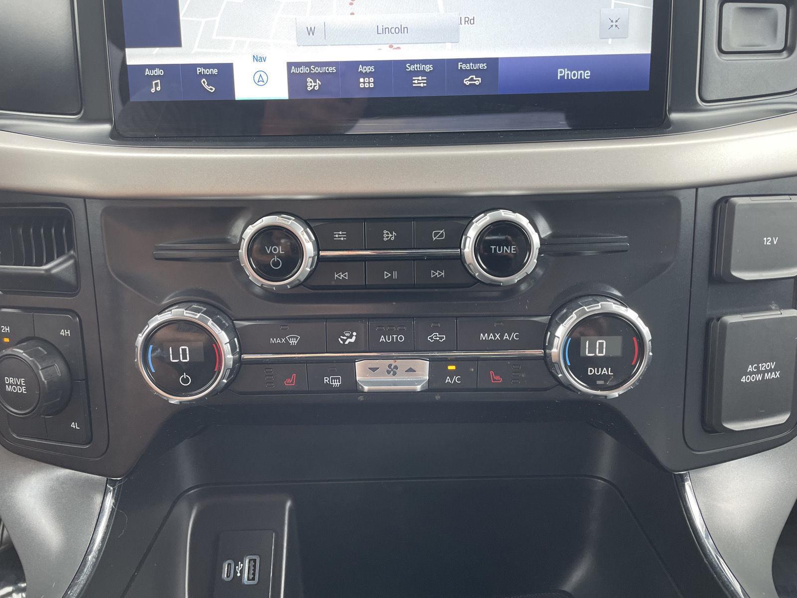 Vehicle photo 25