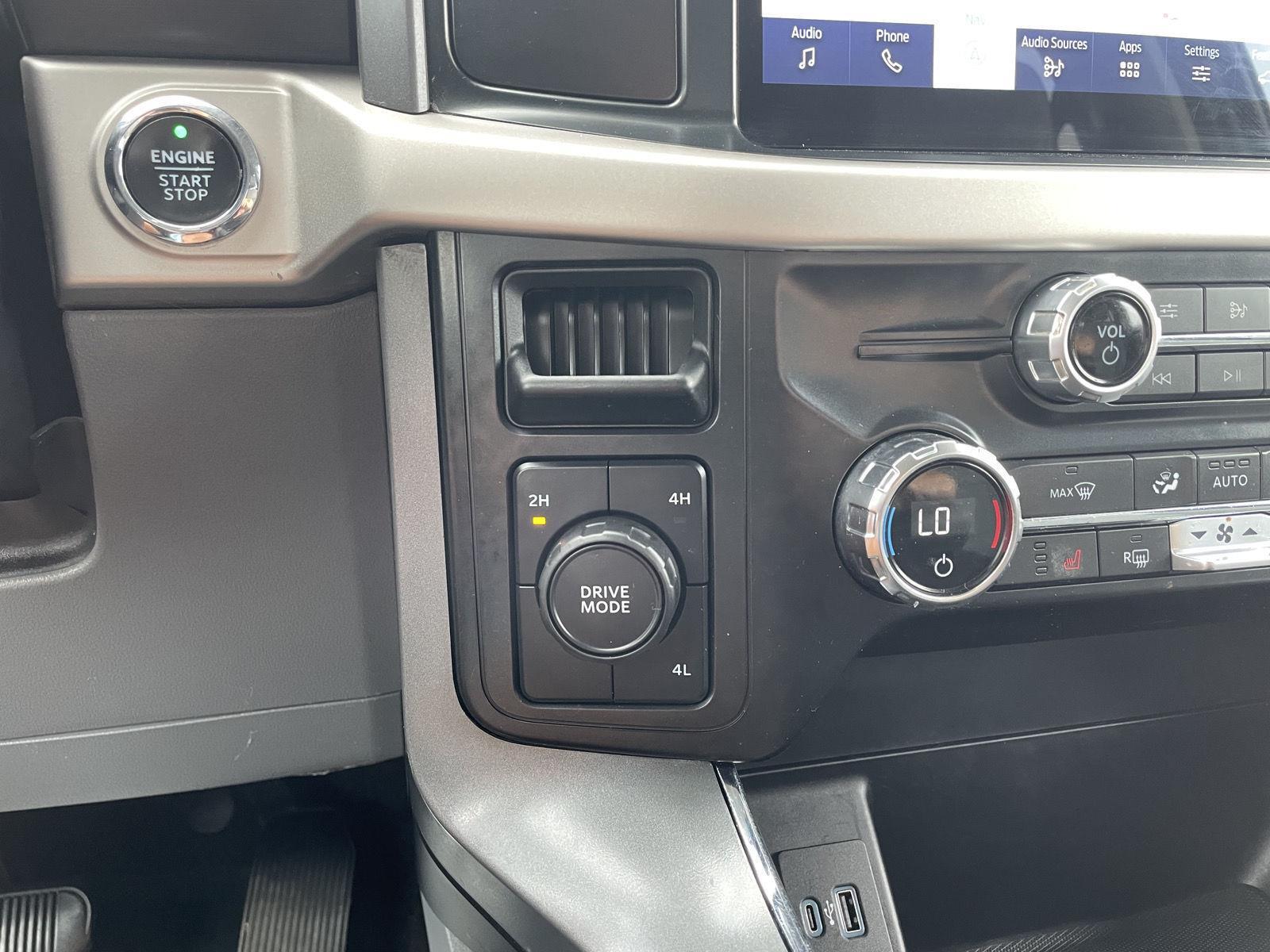 Vehicle photo 28
