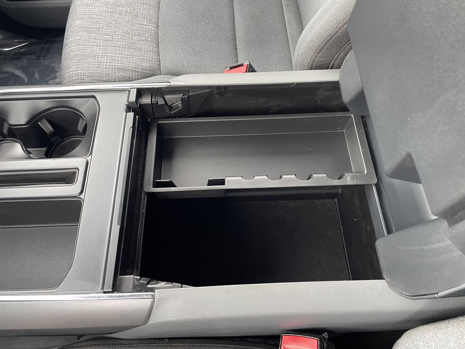 Vehicle photo 32
