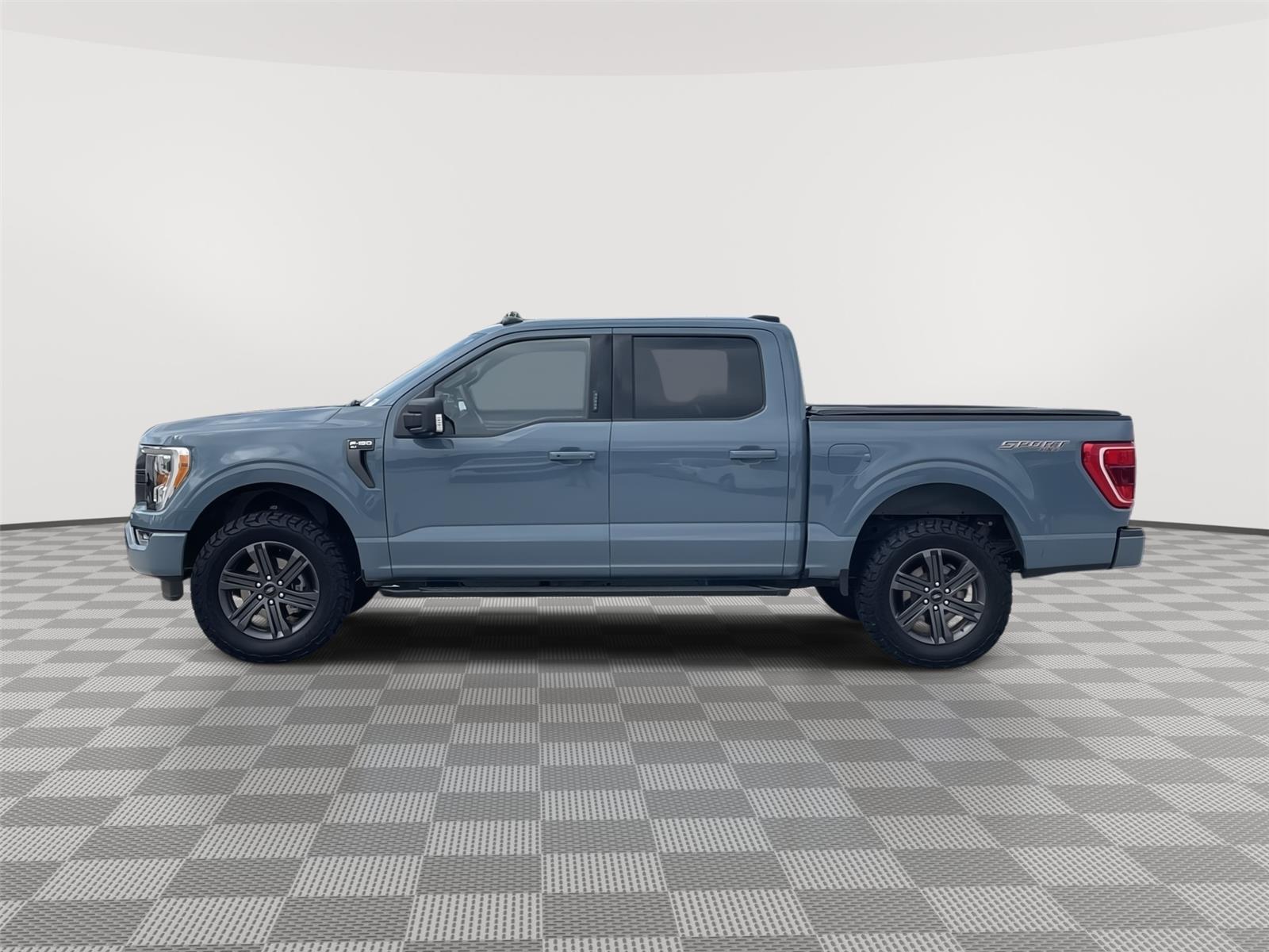 Vehicle photo 2