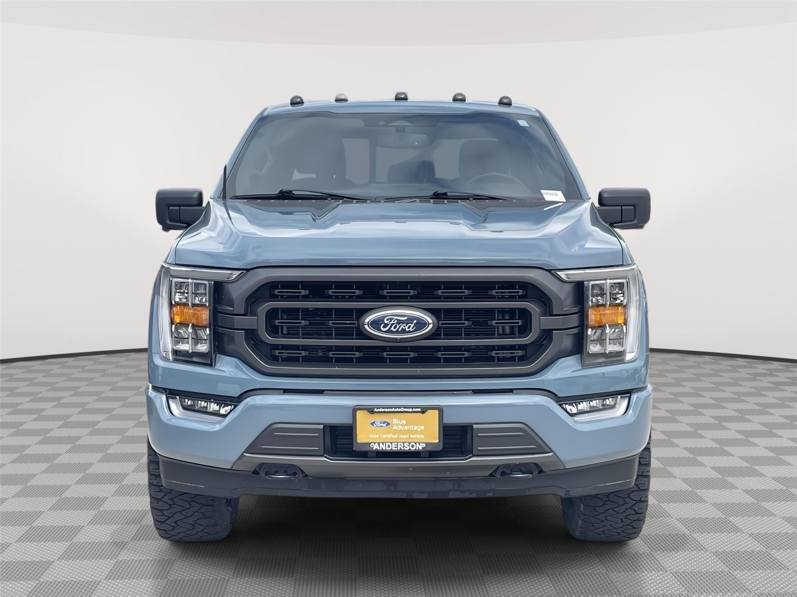 Vehicle photo 4
