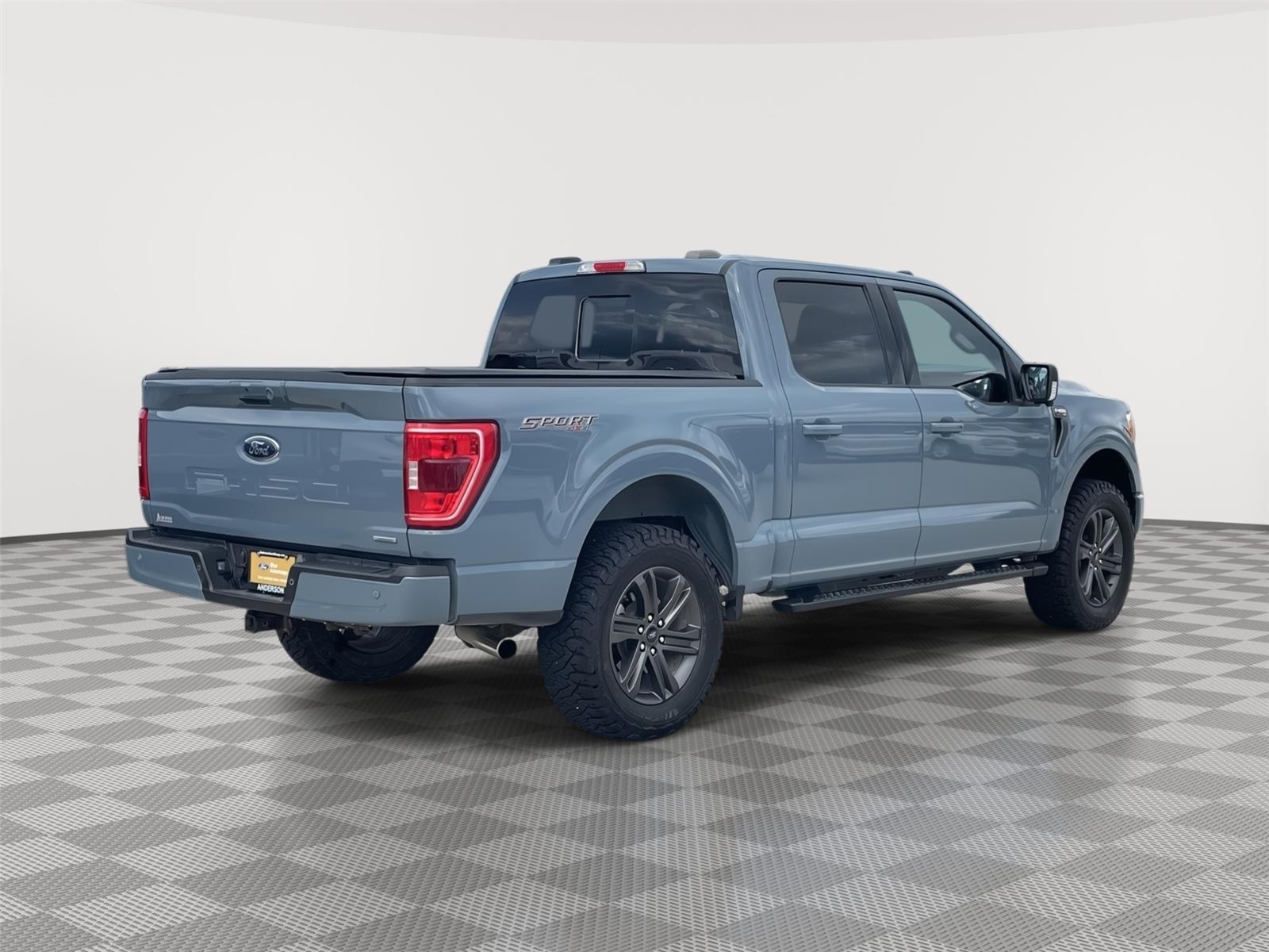 Vehicle photo 7