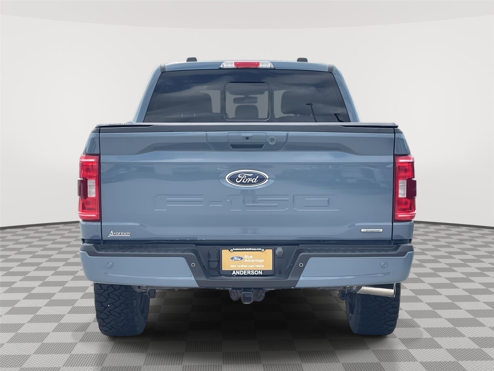 Vehicle photo 8
