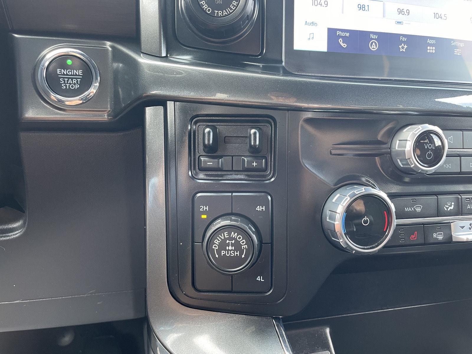 Vehicle photo 31