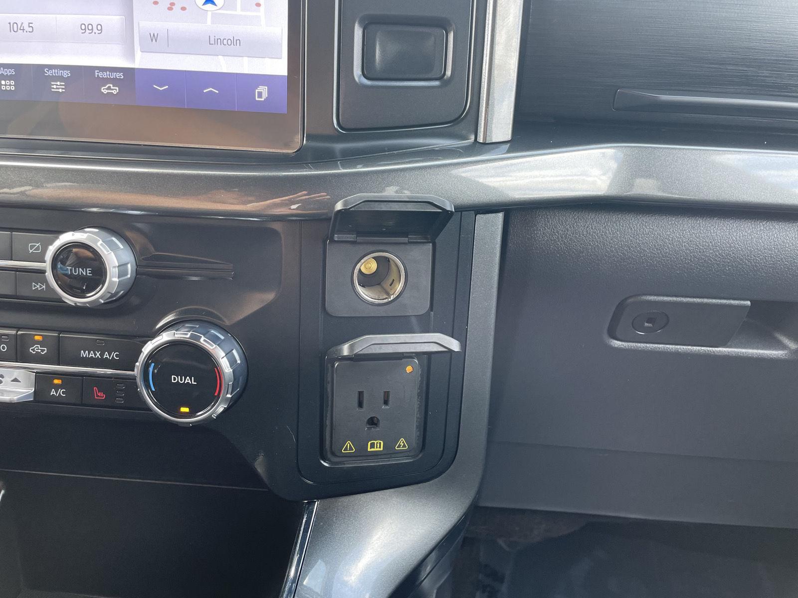 Vehicle photo 32