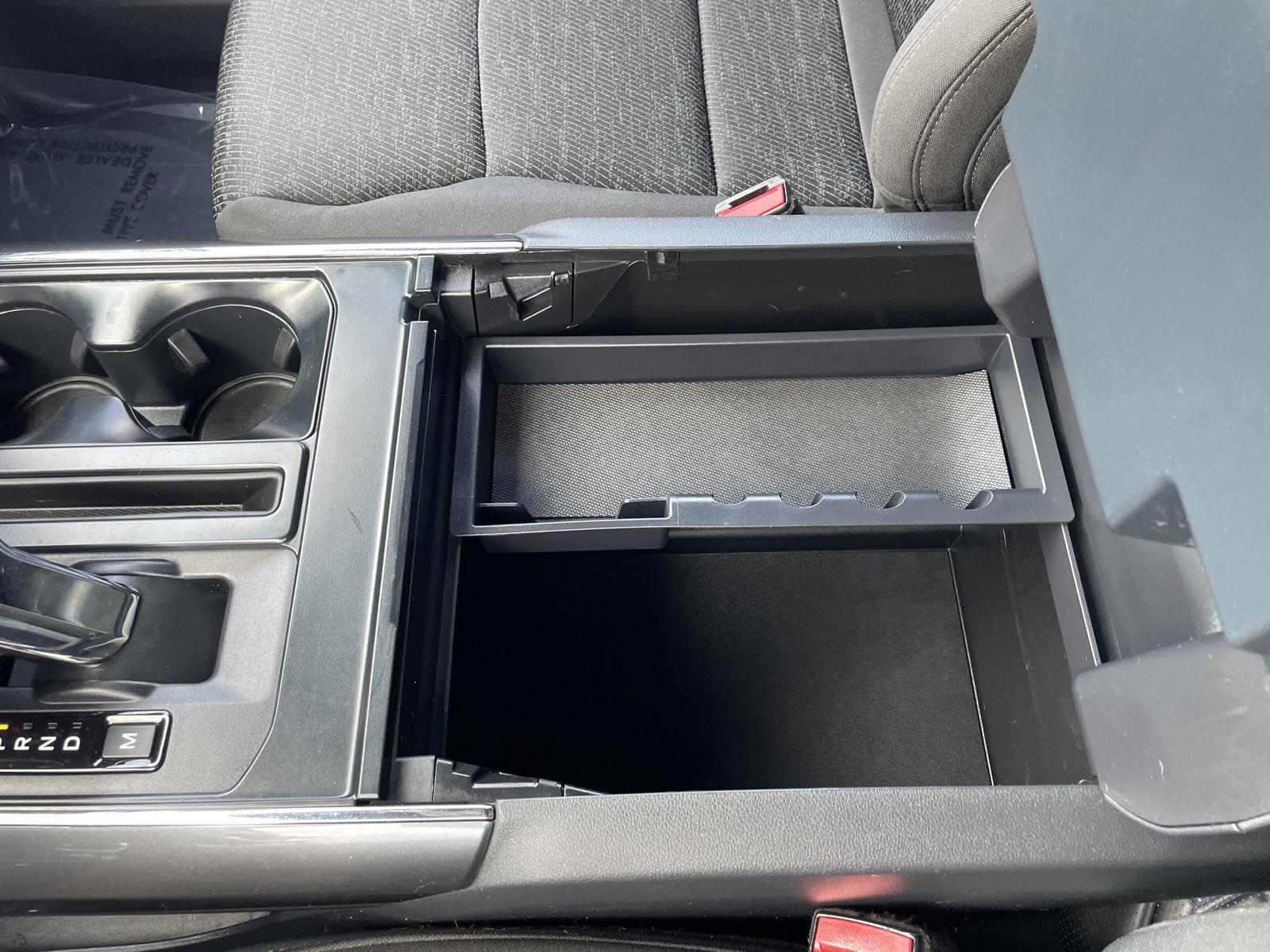 Vehicle photo 35