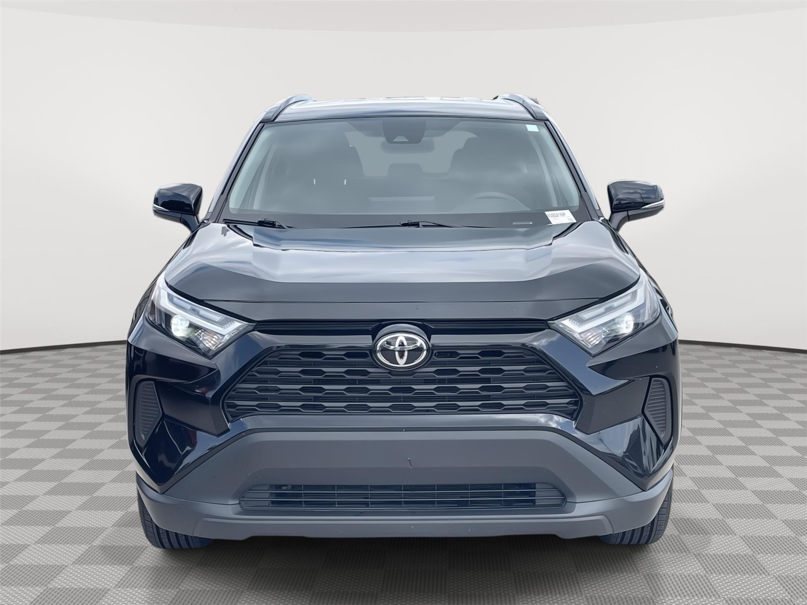 Vehicle photo 4