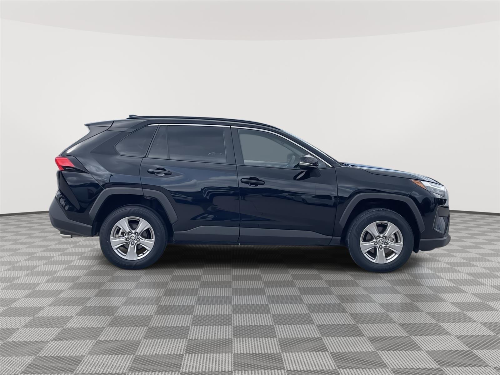 Vehicle photo 6