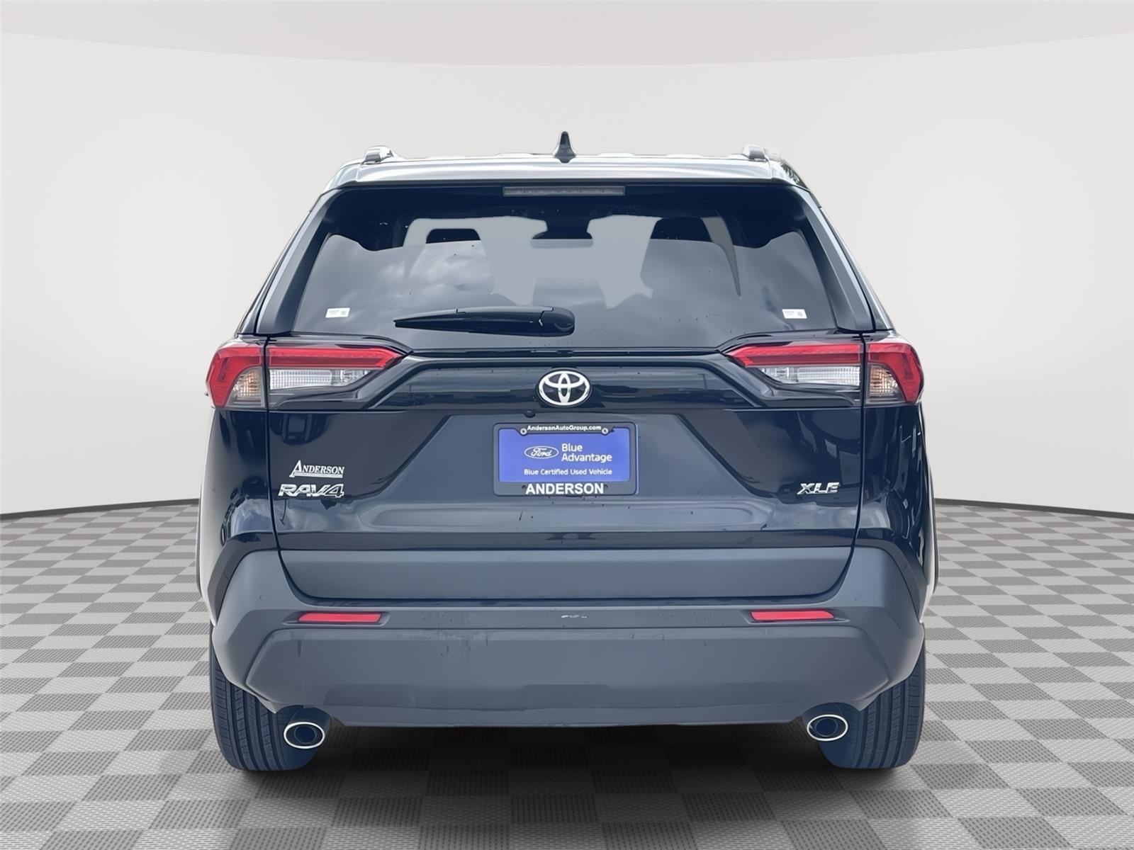 Vehicle photo 8