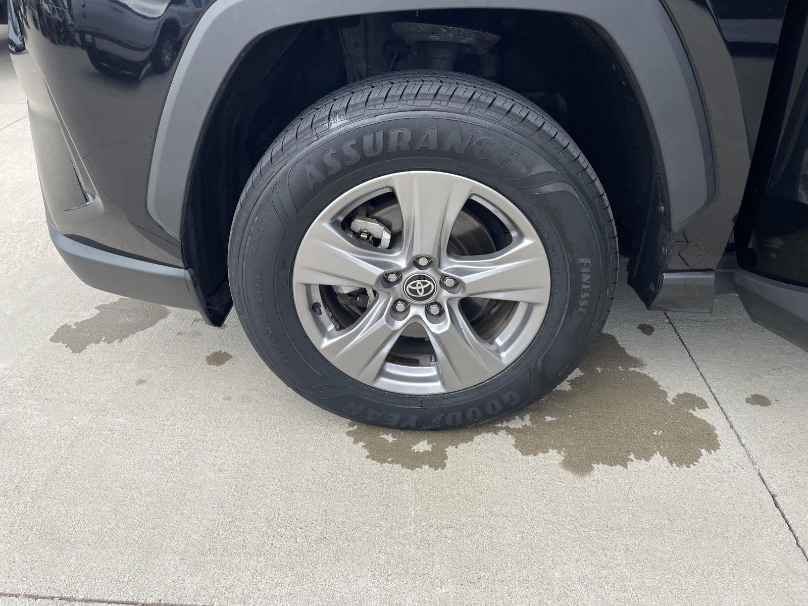 Vehicle photo 10