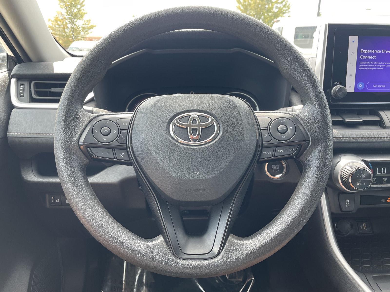 Vehicle photo 12
