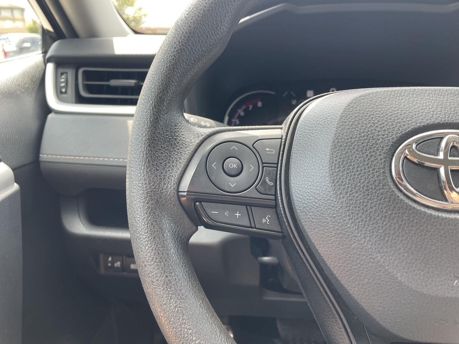Vehicle photo 13