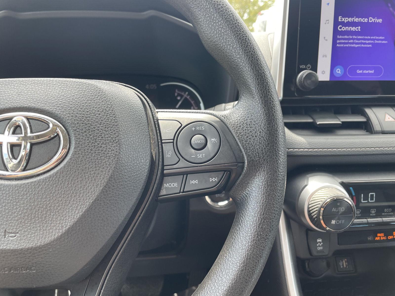 Vehicle photo 14