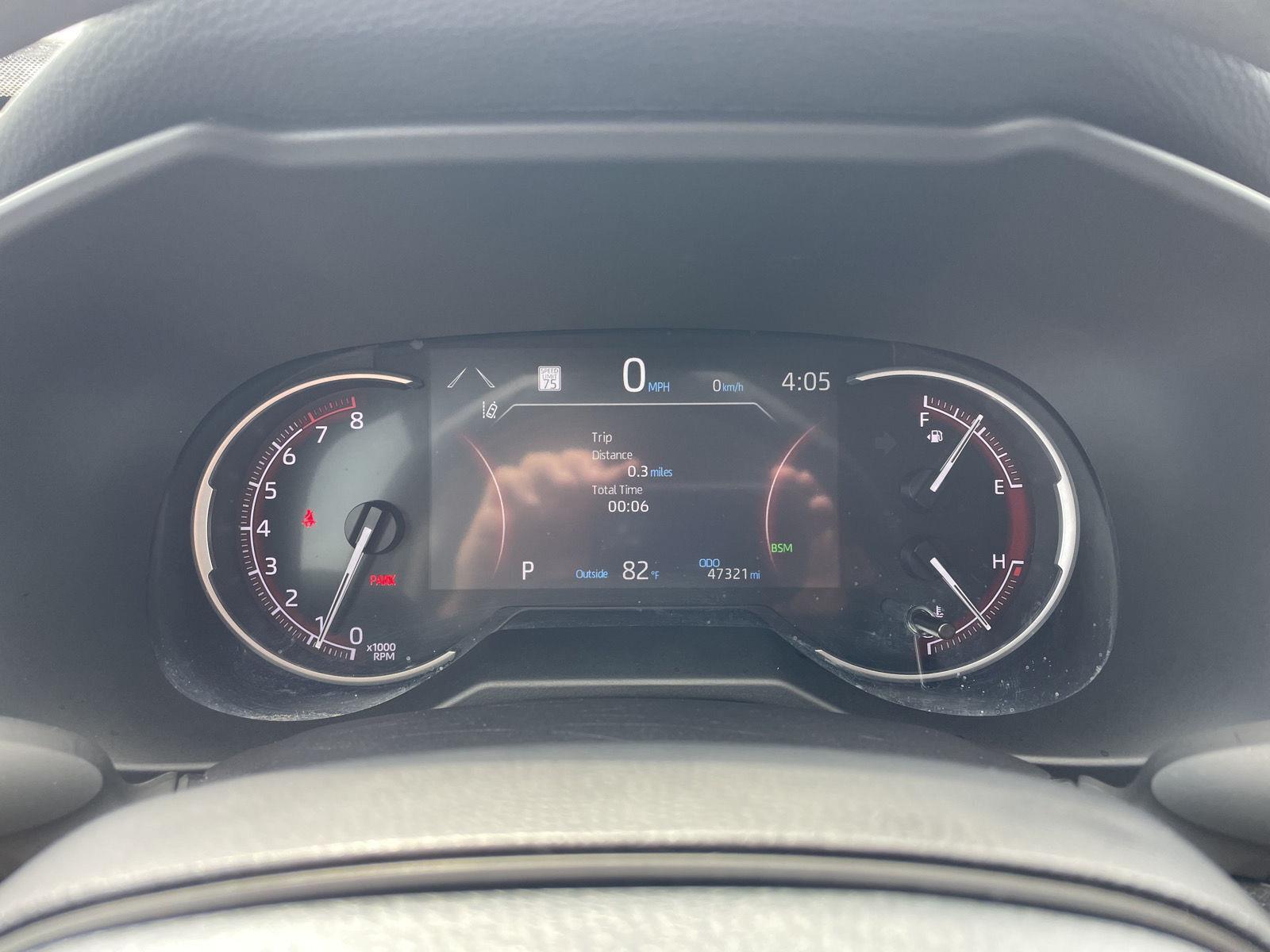 Vehicle photo 15