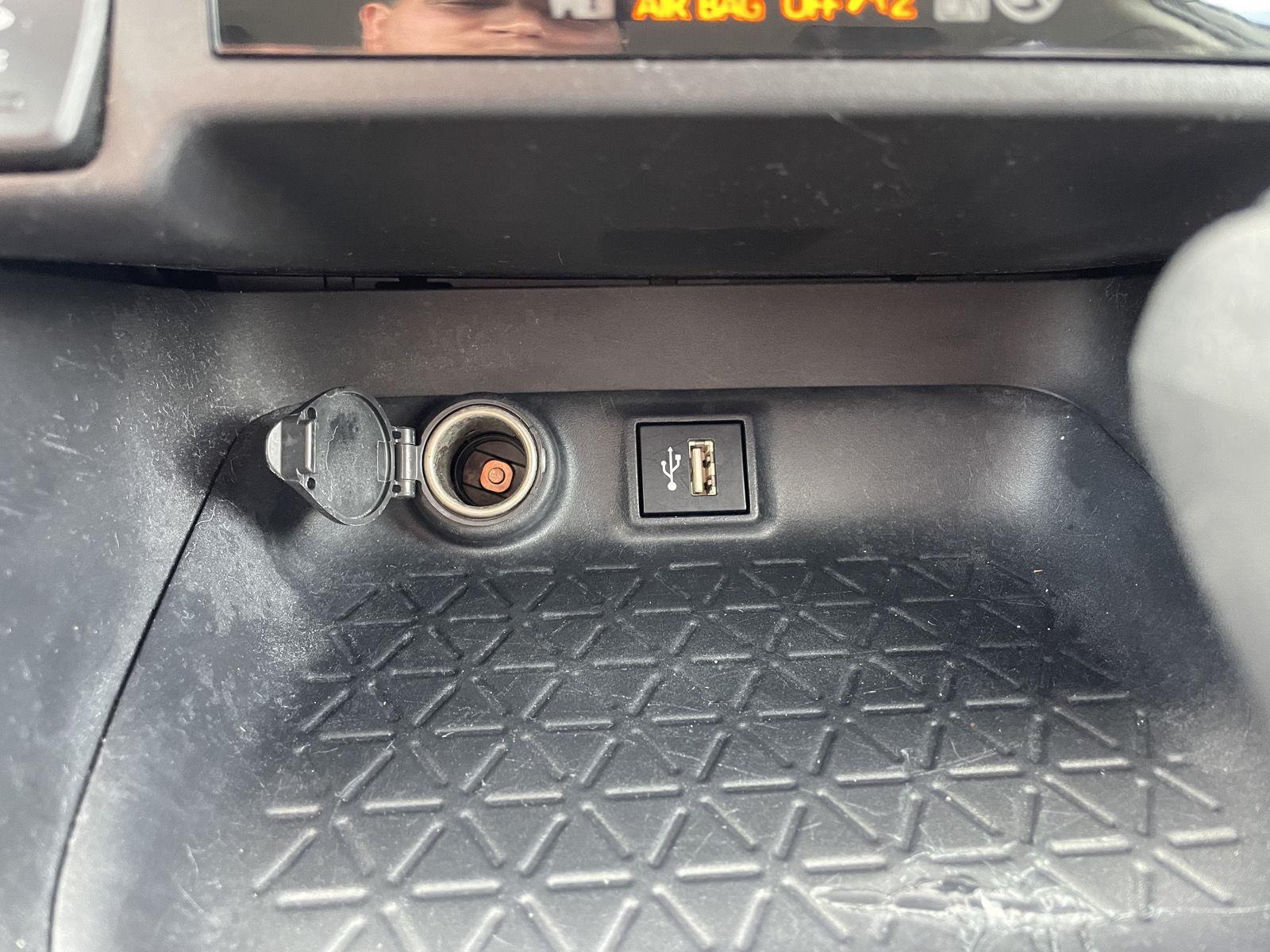 Vehicle photo 27