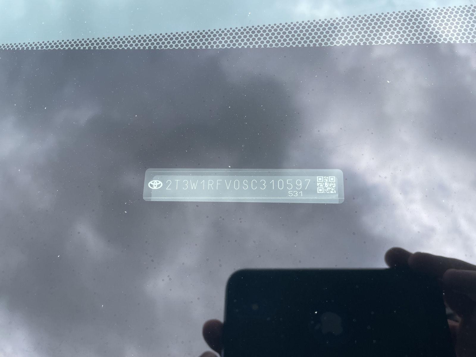 Vehicle photo 32
