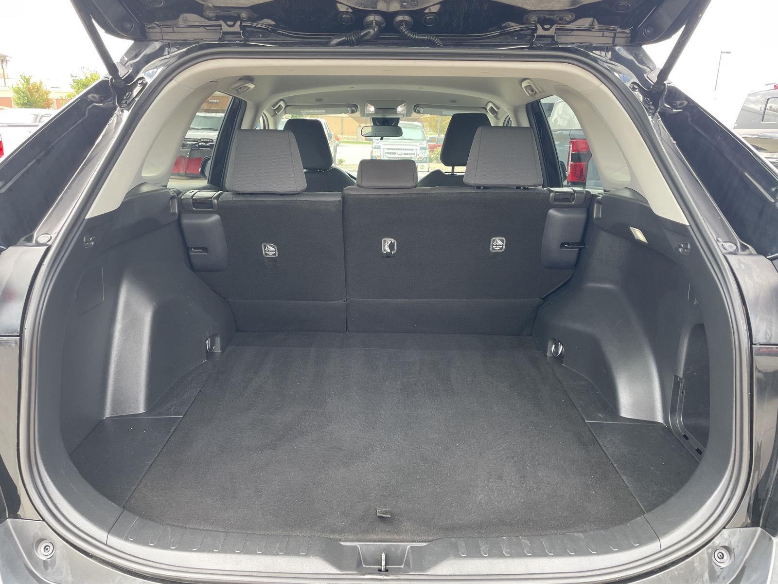 Vehicle photo 34
