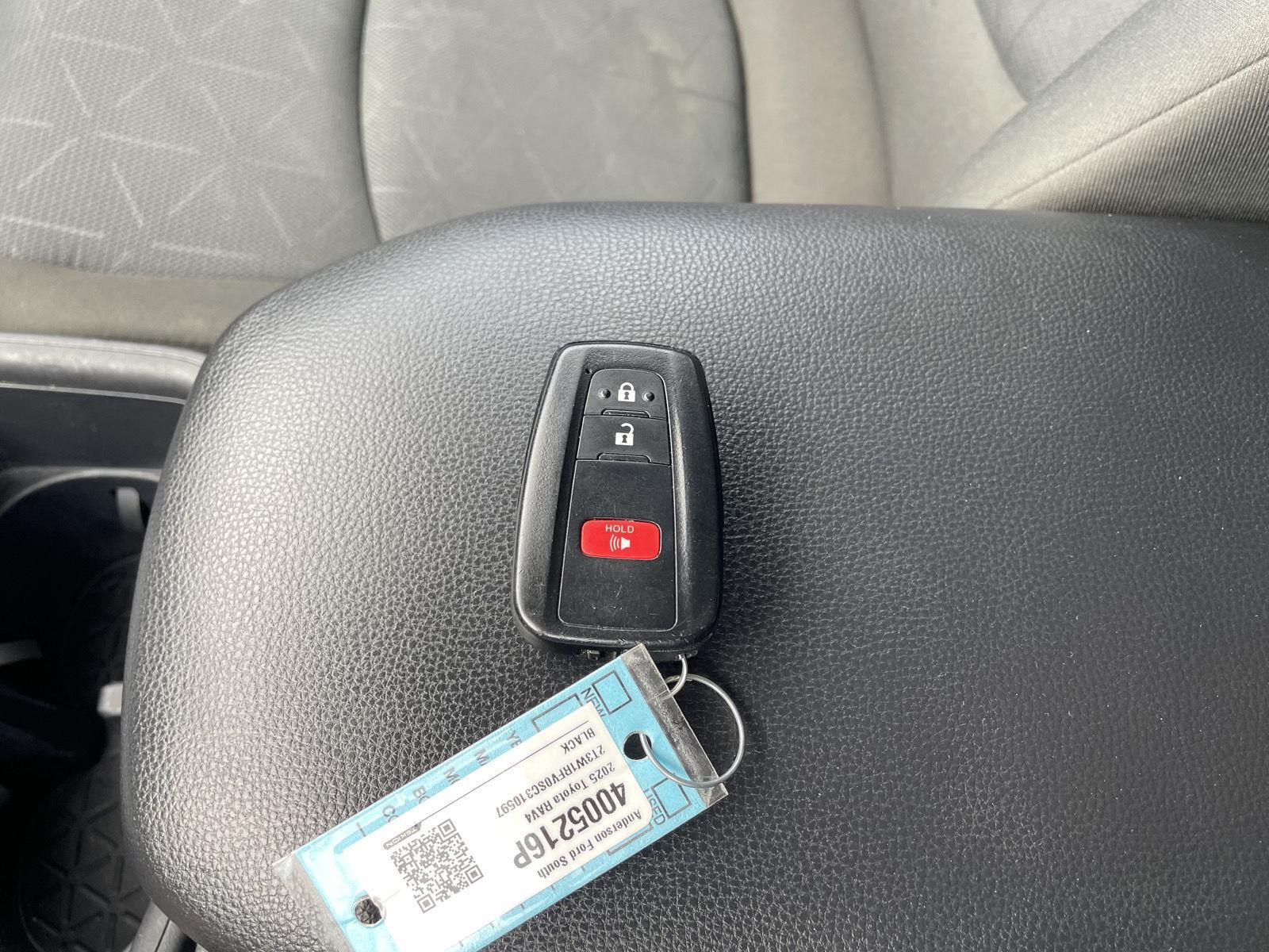 Vehicle photo 37