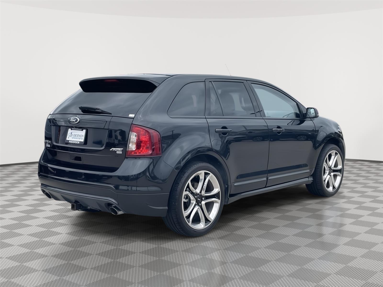 Vehicle photo 7