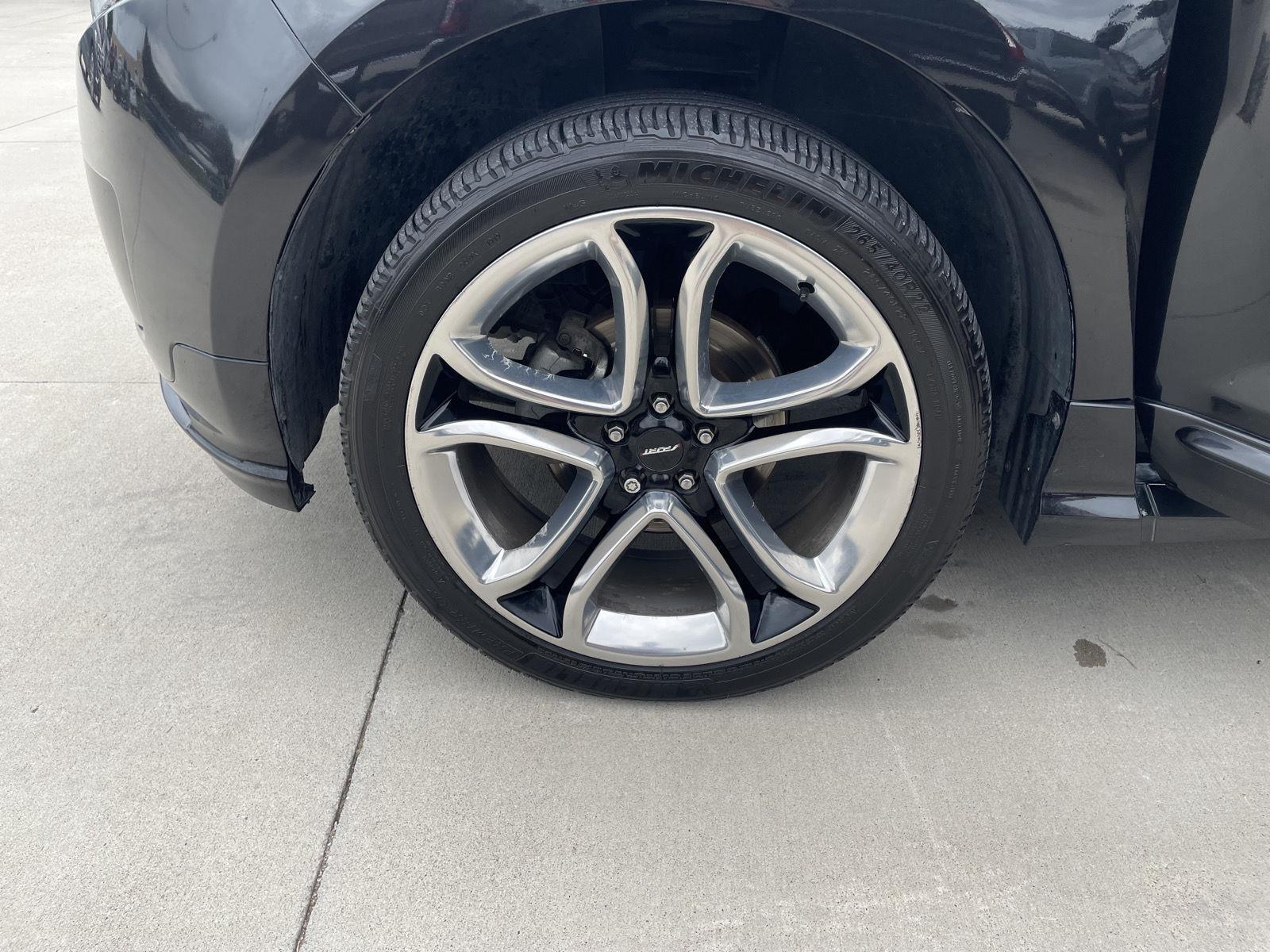 Vehicle photo 10