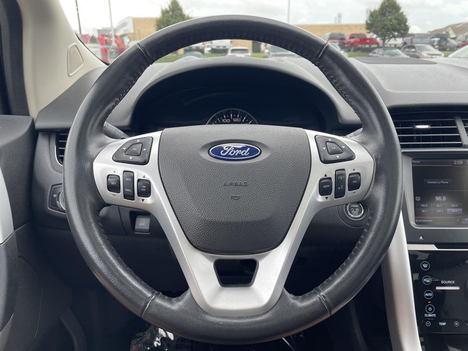 Vehicle photo 11